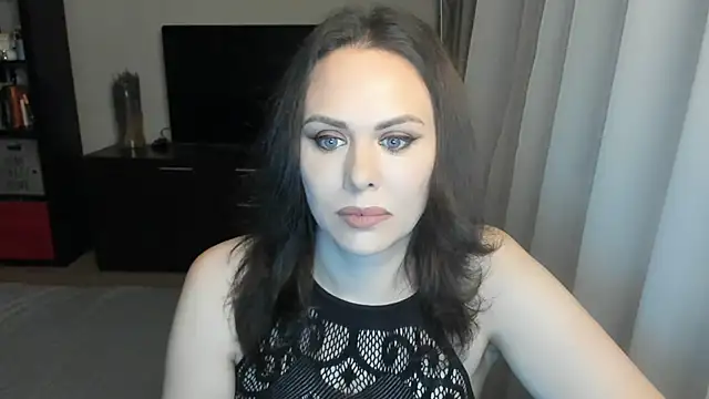 Snapshot of MollyCheiz chatting on 11-30-25, 02:43 MollyCheiz online show from 11-30-25, 02:43