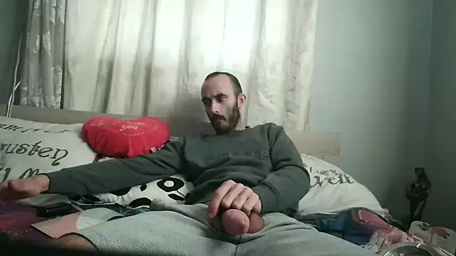 Snapshot of kisandgioni chatting on 12-31-24, 12:15 kisandgioni online show from 12-31-24, 12:15