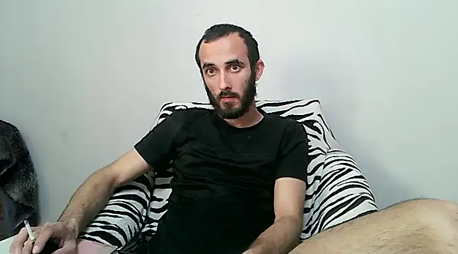 Snapshot of kisandgioni chatting on 03-08-25, 02:30 kisandgioni online show from 03-08-25, 02:30