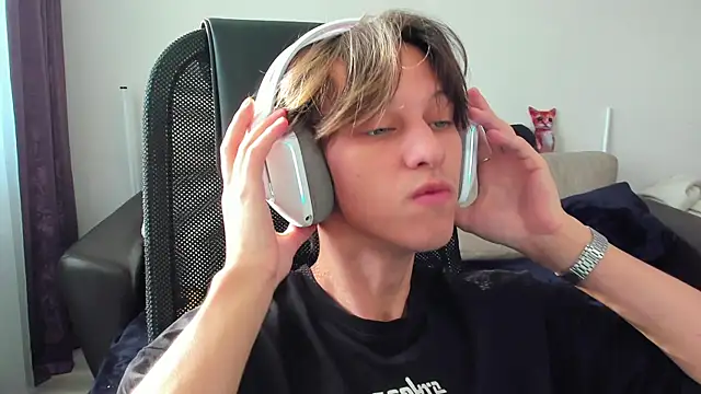 Ostin meow online show from 09-27-25, 11:04