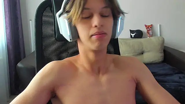 Ostin meow online show from 10-23-25, 04:01