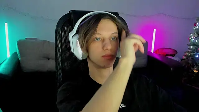 Ostin meow online show from 12-20-25, 09:38