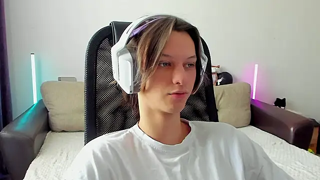 Ostin meow online show from 02-13-26, 05:14