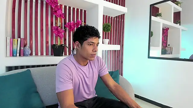 Snapshot of wagz chatting on 05-14-26, 07:53 wagz online show from 05-14-26, 07:53