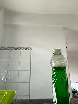 Snapshot of Macadiez10 chatting on 11-05-25, 03:45 Macadiez10 online show from 11-05-25, 03:45