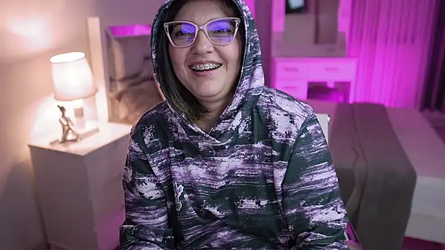 Camilaa bueno online show from 12-13-24, 02:32