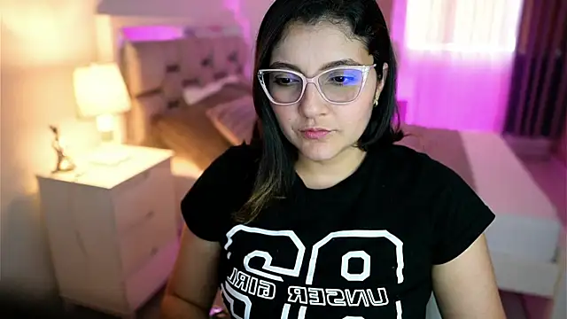 Camilaa bueno online show from 03-08-25, 08:57