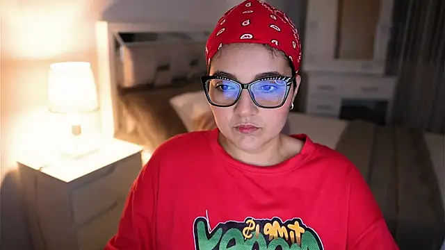 Camilaa bueno online show from 10-17-25, 02:37