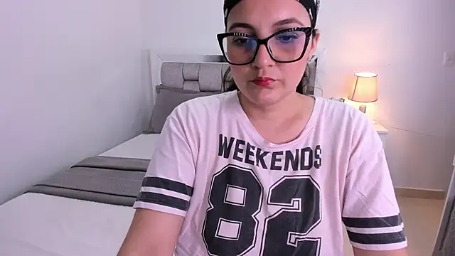 Camilaa bueno online show from 04-14-26, 11:44