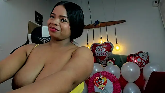 Snapshot of Any_topless chatting on 02-08-25, 03:10 Any topless online show from 02-08-25, 03:10