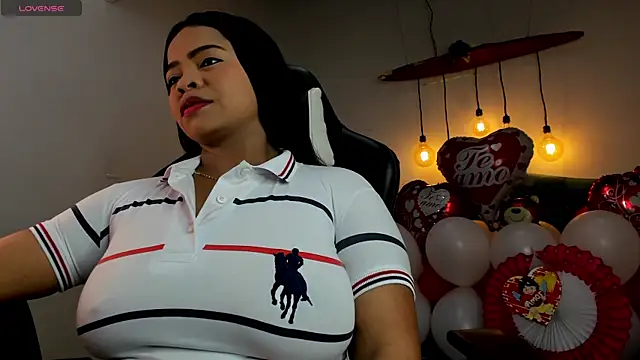 Snapshot of Any_topless chatting on 02-14-25, 12:36 Any topless online show from 02-14-25, 12:36