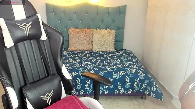 Snapshot of Any_topless chatting on 03-03-25, 12:05 Any topless online show from 03-03-25, 12:05