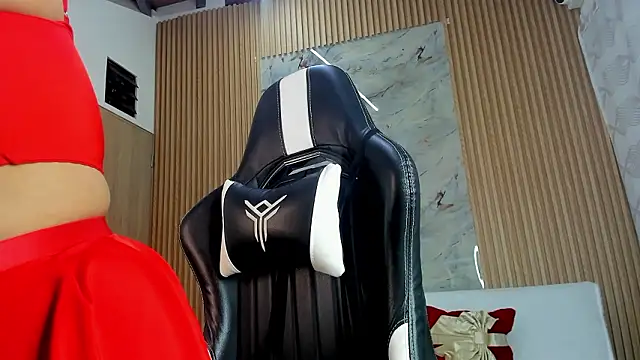 Any topless online show from 01-15-26, 11:04