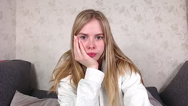 sofiaa here online show from 04-26-26, 11:57