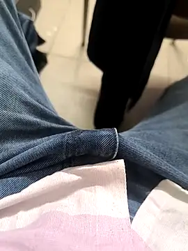 Snapshot of faaseel chatting on 02-19-25, 10:34 faaseel online show from 02-19-25, 10:34