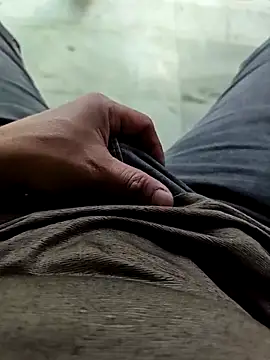 Snapshot of faaseel chatting on 11-20-25, 11:21 faaseel online show from 11-20-25, 11:21