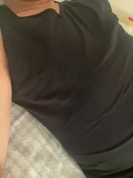 Snapshot of Tratto_bianco002 chatting on 12-18-24, 11:34 Tratto bianco002 online show from 12-18-24, 11:34