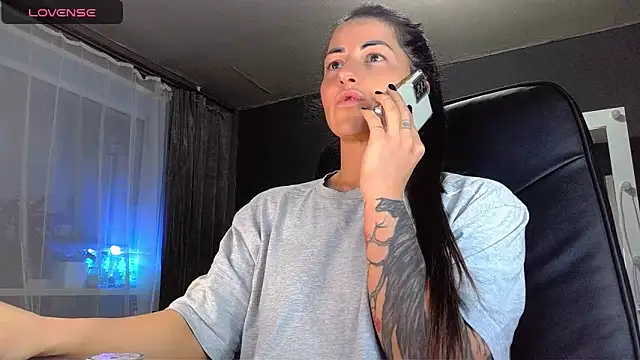 Aria Dl online show from 01-28-25, 03:46