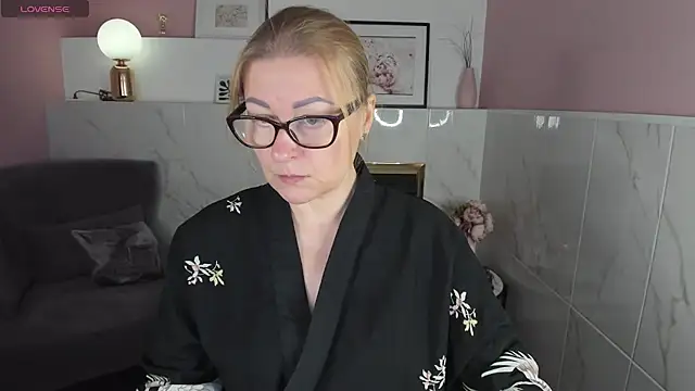 AlexandraKind online show from 01-14-25, 01:28