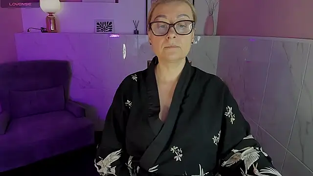 AlexandraKind online show from 01-17-25, 04:57