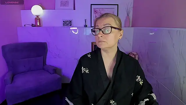 AlexandraKind online show from 01-19-25, 04:36