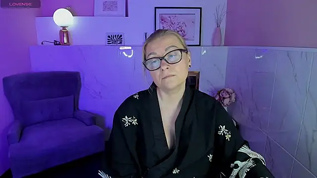 AlexandraKind online show from 01-19-25, 07:37