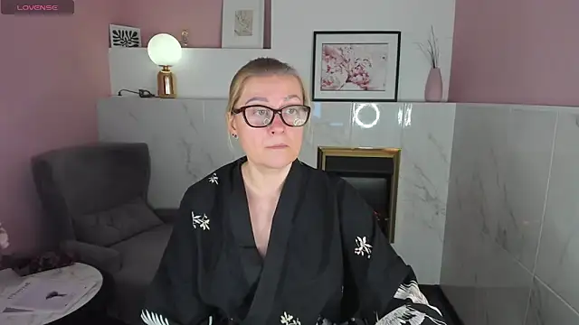 AlexandraKind online show from 02-01-25, 01:41