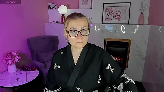 AlexandraKind online show from 02-04-25, 01:38