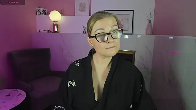 AlexandraKind online show from 02-07-25, 12:09