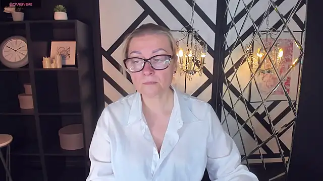 AlexandraKind online show from 02-11-25, 01:41