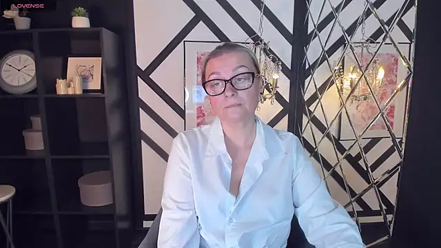 AlexandraKind online show from 02-11-25, 07:48