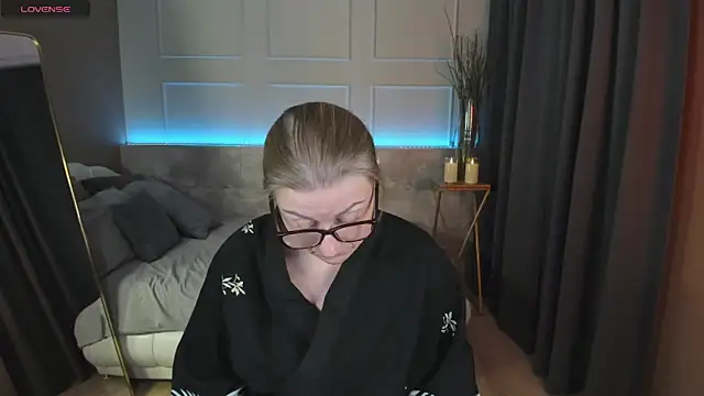 AlexandraKind online show from 03-02-25, 12:31