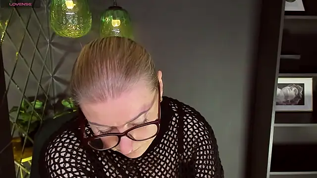 AlexandraKind online show from 03-09-25, 03:11