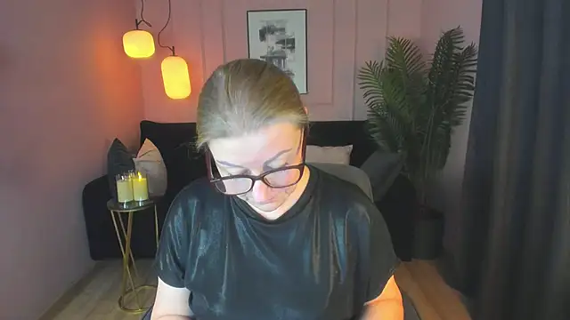 AlexandraKind online show from 03-17-25, 04:54