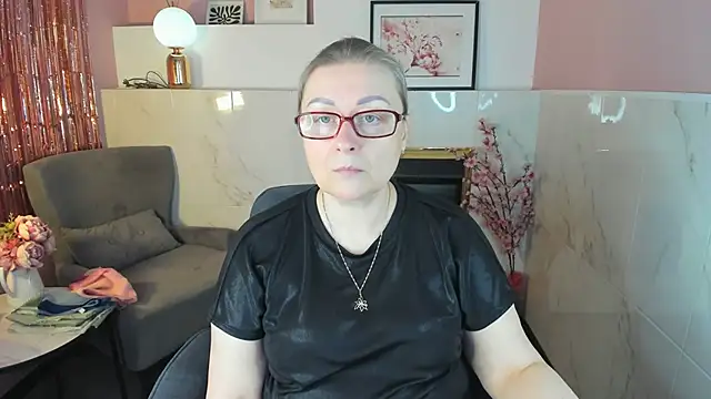 AlexandraKind online show from 01-16-26, 01:37