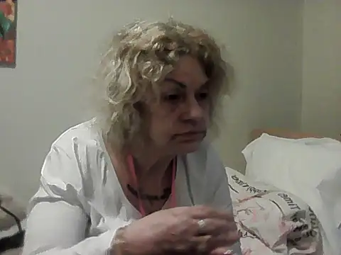 housewife shantie online show from 03-08-26, 07:12