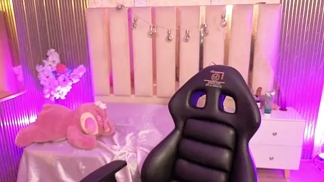 Andy tay1 online show from 12-01-25, 03:44