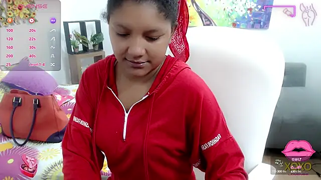 Snapshot of elly_willis chatting on 09-30-25, 02:33 elly willis online show from 09-30-25, 02:33