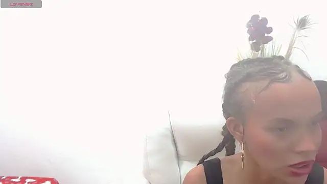 Snapshot of lulu_25_ chatting on 12-16-24, 02:04 lulu 25 online show from 12-16-24, 02:04