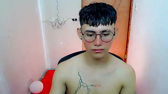 tanjiro cute online show from 10-23-25, 08:13