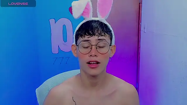 Snapshot of tanjiro_cute chatting on 05-10-26, 07:30 tanjiro cute online show from 05-10-26, 07:30