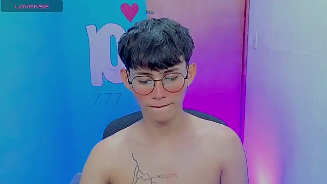 Snapshot of tanjiro_cute chatting on 05-19-26, 10:16 tanjiro cute online show from 05-19-26, 10:16