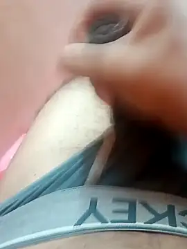 Snapshot of Vignesh3246 chatting on 12-11-24, 12:34 Vignesh3246 online show from 12-11-24, 12:34