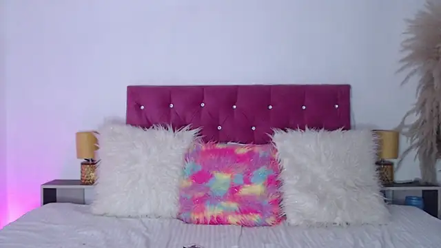 Snapshot of alinakiss chatting on 01-28-25, 08:25 alinakiss online show from 01-28-25, 08:25