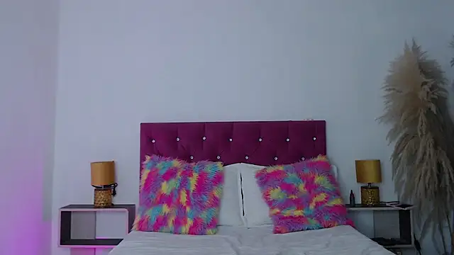 Snapshot of alinakiss chatting on 03-17-25, 03:25 alinakiss online show from 03-17-25, 03:25