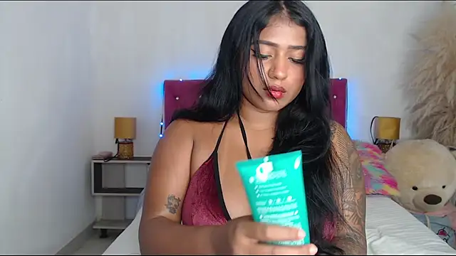 Snapshot of alinakiss chatting on 09-21-25, 10:22 alinakiss online show from 09-21-25, 10:22