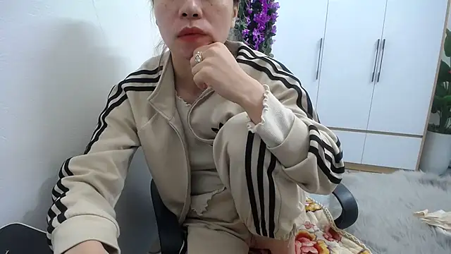 HotQueen online show from 03-08-25, 12:52