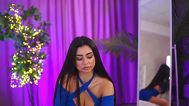 Snapshot of YemayaLuna chatting on 12-11-24, 08:18 YemayaLuna online show from 12-11-24, 08:18