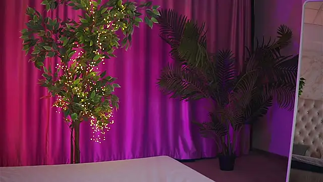 Snapshot of YemayaLuna chatting on 02-11-25, 01:31 YemayaLuna online show from 02-11-25, 01:31