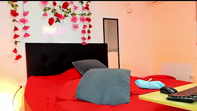 Snapshot of AlanaParker6_ chatting on 12-30-24, 04:19 AlanaParker6  online show from 12-30-24, 04:19